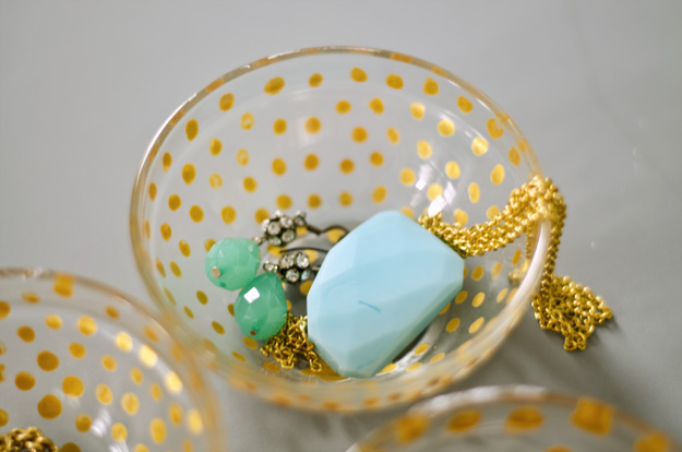 Turn a Dollar Store pinch dish into a cute little jewelry dish :: www.happinessiscreating.com