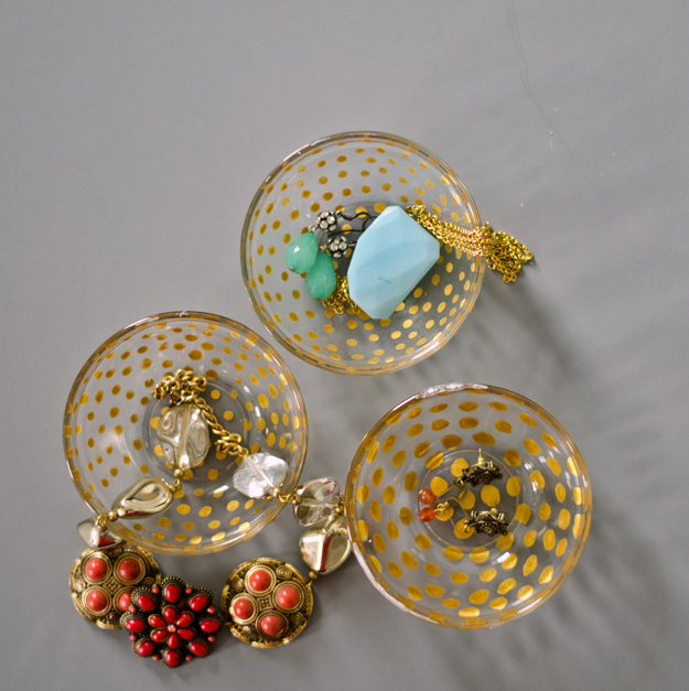 Turn a Dollar Store pinch dish into a cute little jewelry dish :: www.happinessiscreating.com