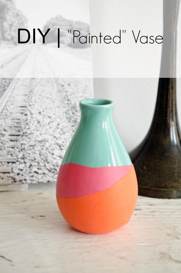 DIY "Painted" Vase. See how to paint a vase without paint ! #happinessiscreating